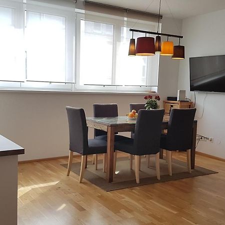 Moderne Maisonette Mit Terrasse Viena Exterior foto