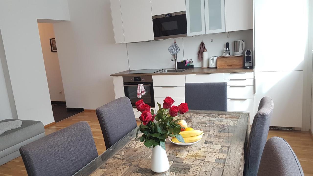 Moderne Maisonette Mit Terrasse Viena Exterior foto