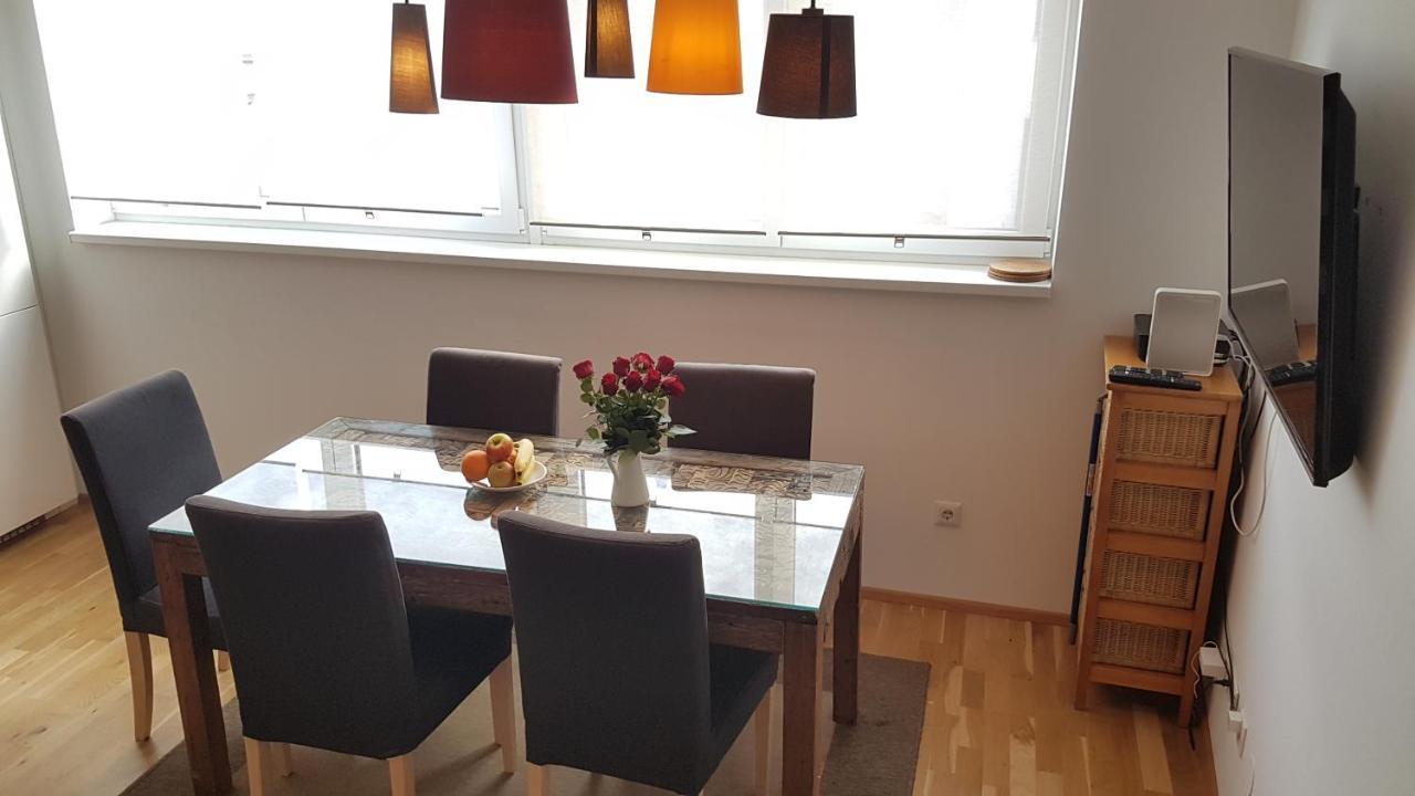 Moderne Maisonette Mit Terrasse Viena Exterior foto
